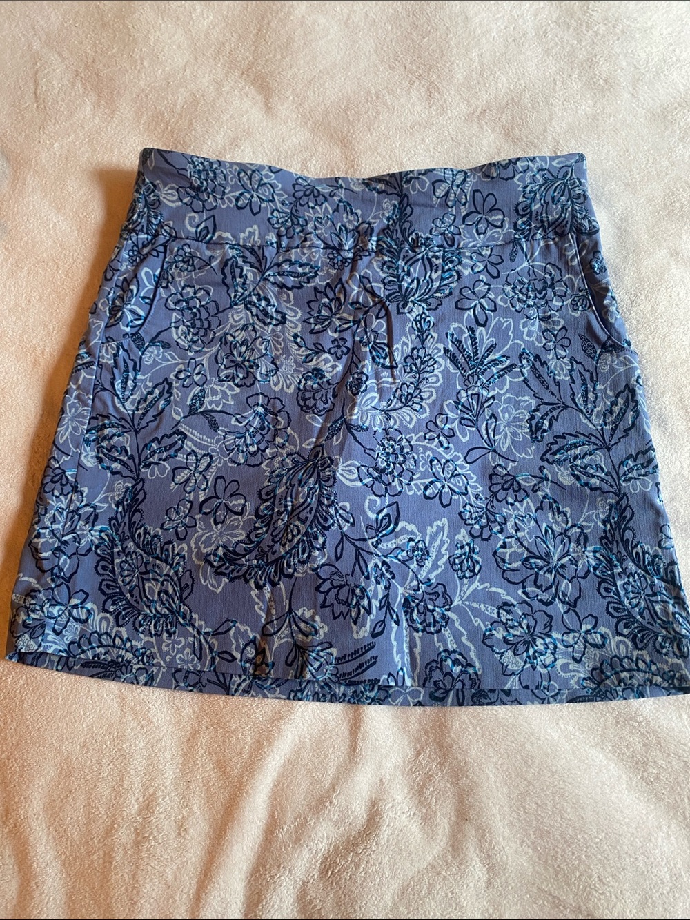 NWOT Hope and Harlow Blue Floral & Paisley Print skort